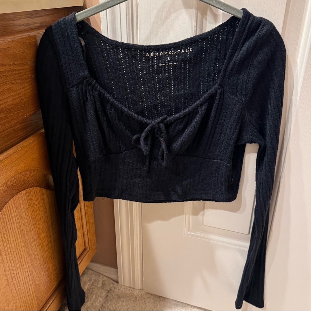 Aeropostale black long sleeve cropped going out top